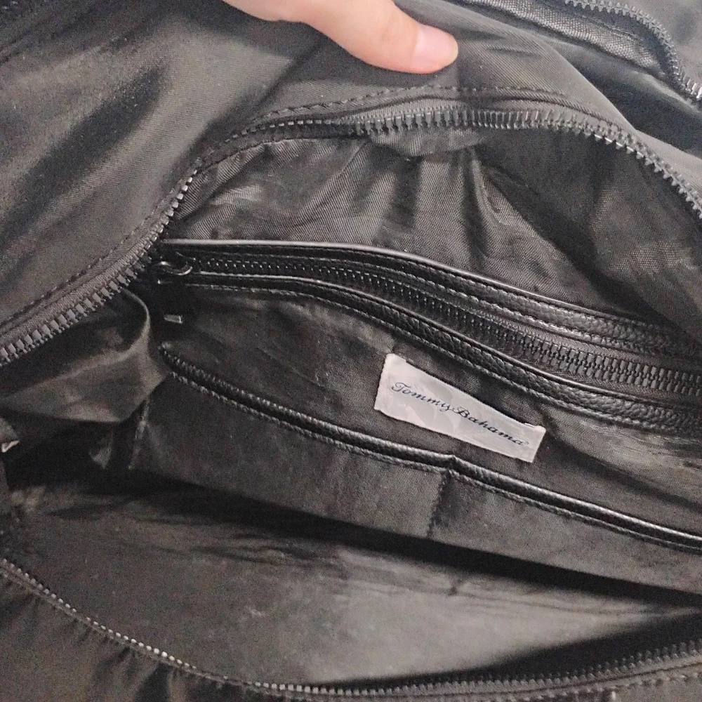 Tommy Bahama Mens One Size Crossbody Duffle Bag Black